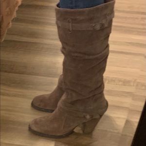 Suede brown boots